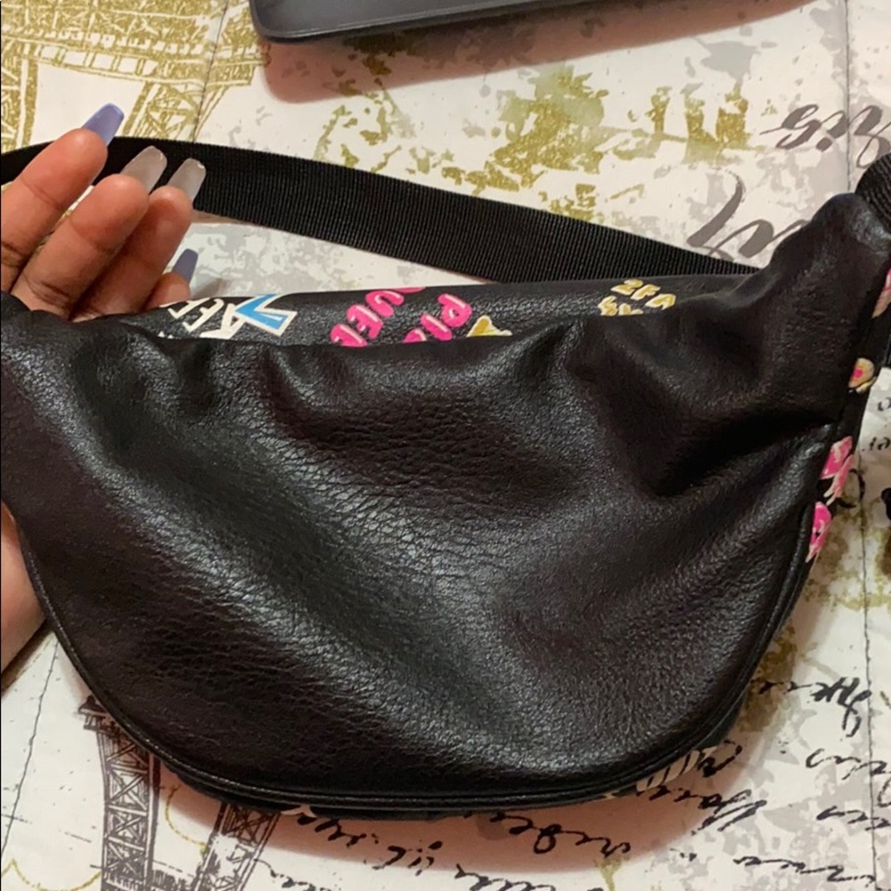 fanny pack - Picture 2 of 3